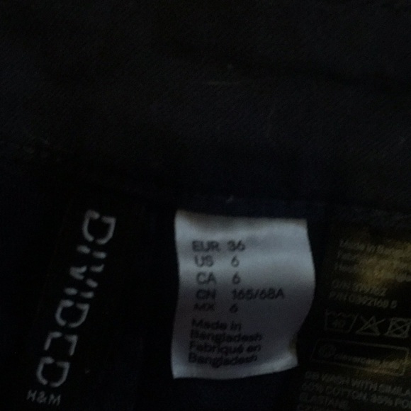H&M size 6 navy blue shorts - Picture 2 of 3